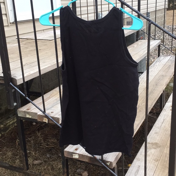 Black tank top - Picture 4 of 4